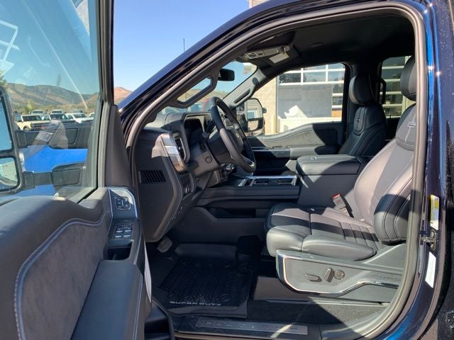 2025 Ford F-350SD Platinum