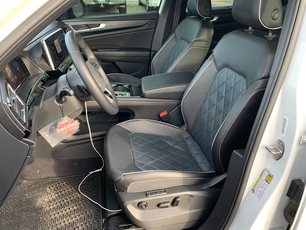 2024 Volkswagen Atlas Cross Sport 2.0T SEL Premium R-Line